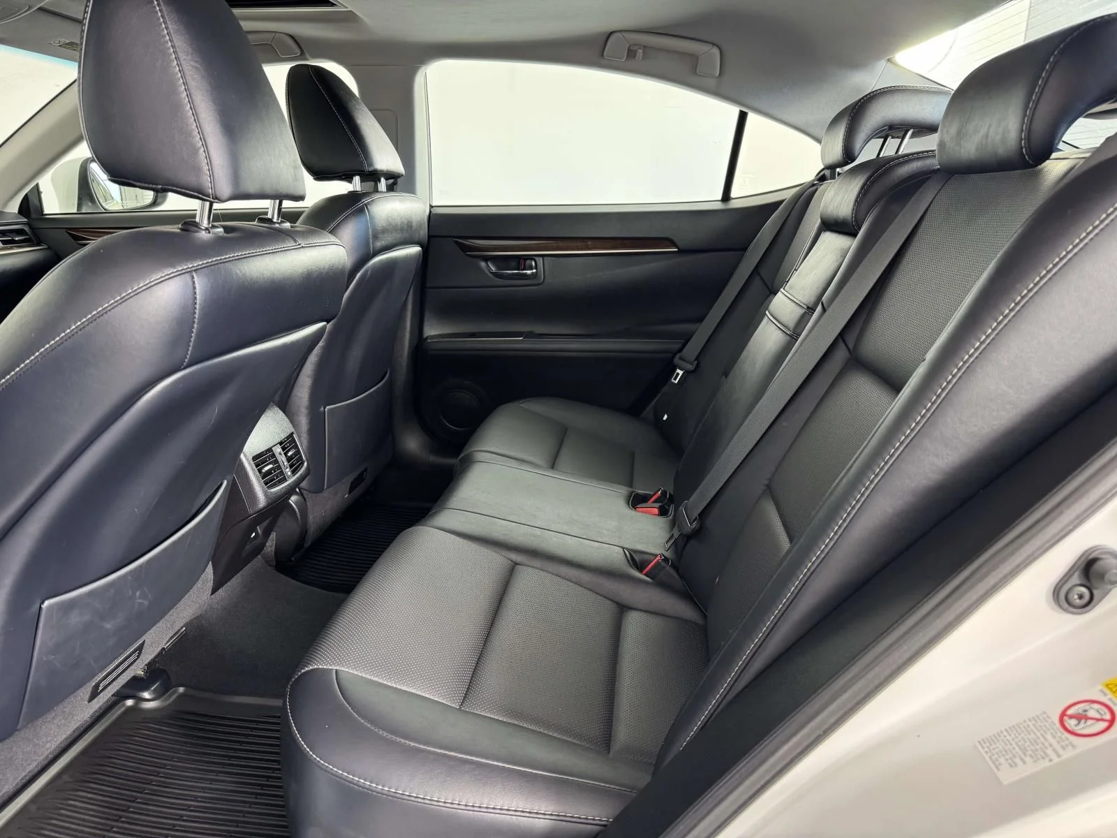 Used 2016 White Lexus 350 image 7