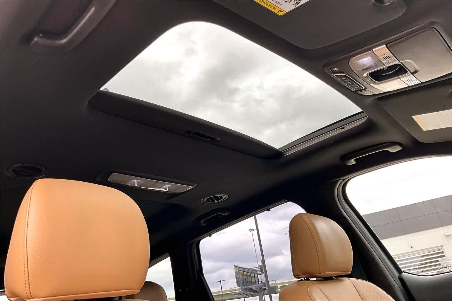 Used 2021 Everlasting Silver Kia SX image 13
