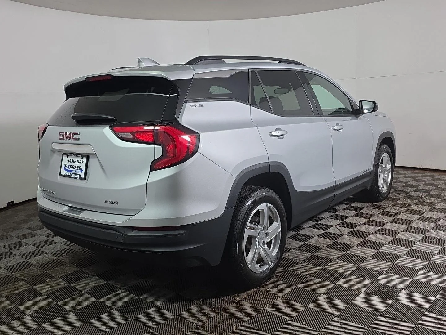 Used 2020 Quicksilver Metallic GMC SLE image 10