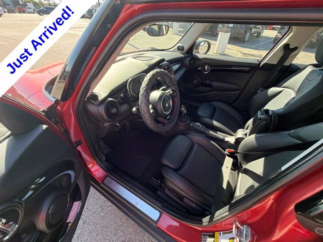 Used 2021  MINI Classic image 39