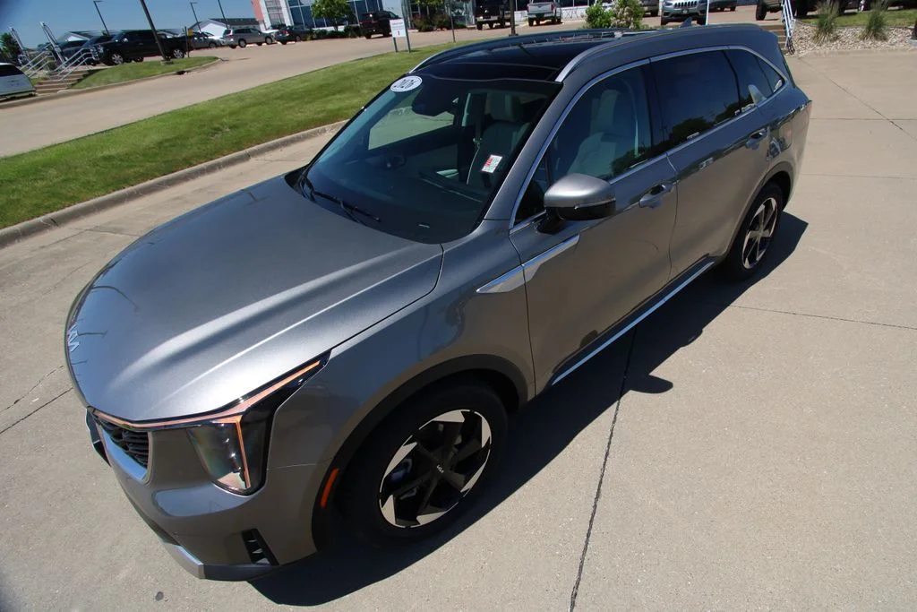 New 2026 Volcanic Sand Kia EX image 20