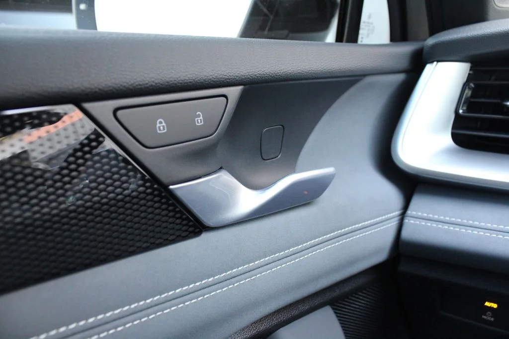 New 2026 Beige Volkswagen 2.0T SE R-Line Black image 7