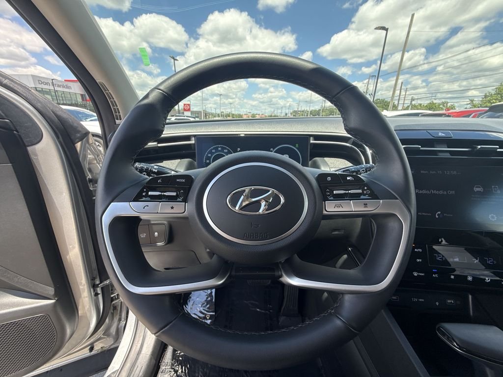 Used 2023 Silver Hyundai SEL image 14