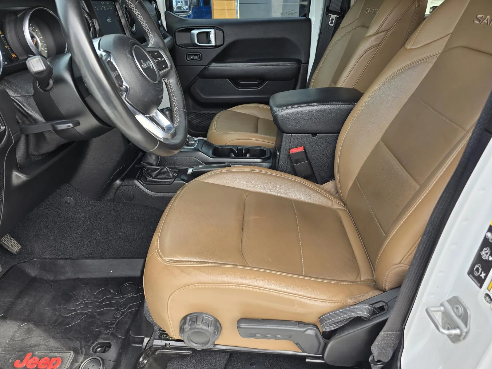 Used 2020 Bright White Clearcoat Jeep Sahara image 9