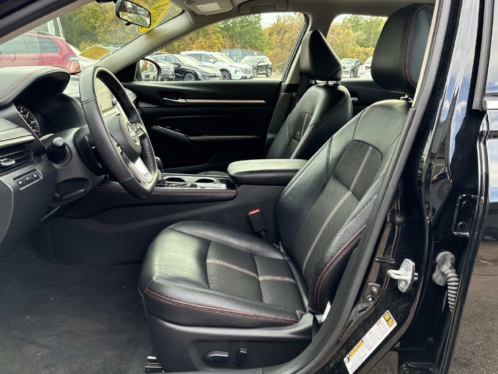Used 2024 Black Nissan 2.5 SR image 21