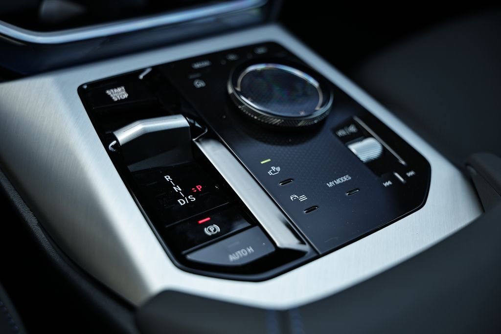 New 2026 Black Sapphire Metallic BMW 30 xDrive image 40
