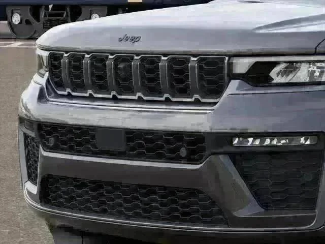 New 2026 Baltic Gray Metallic Clear-Coat Exterior Paint Jeep Limited image 40