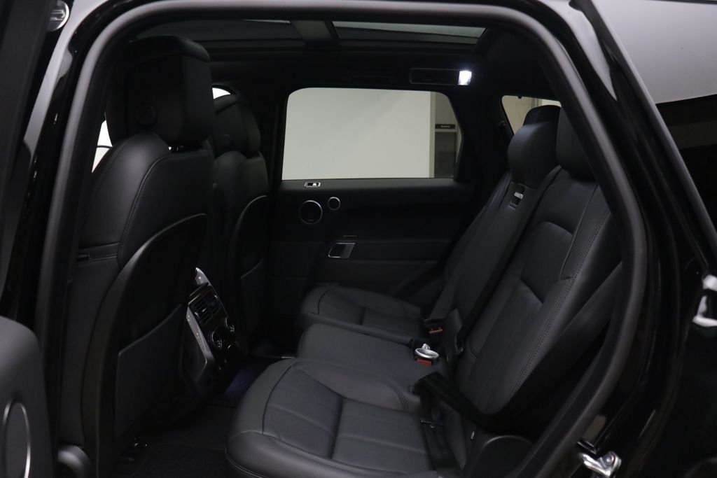 Used 2020  Land Rover HSE image 13
