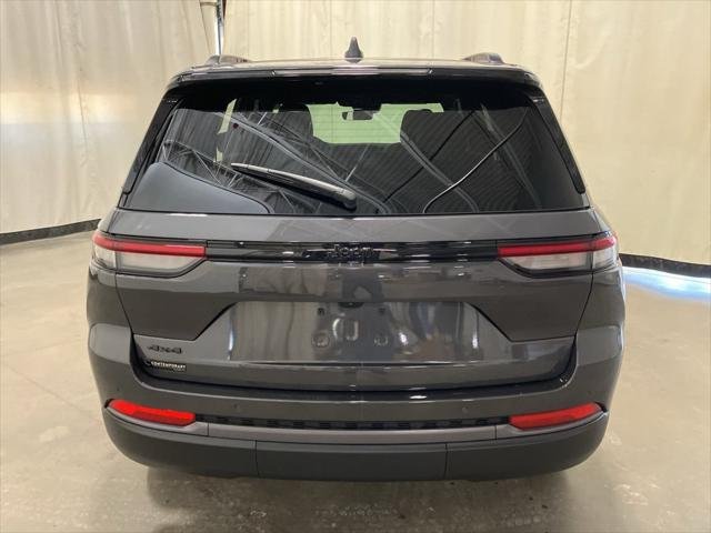 New 2026 Baltic Gray Metallic Clear-Coat Exterior Paint Jeep Laredo image 21