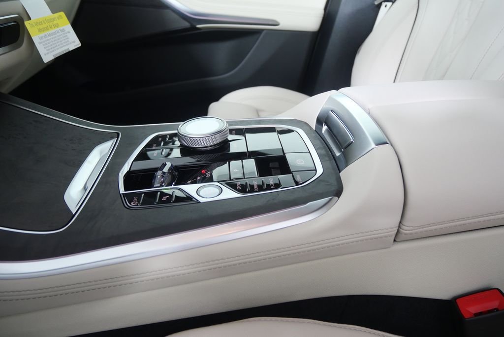 Used 2026 Black Sapphire Metallic BMW sDrive40i image 22