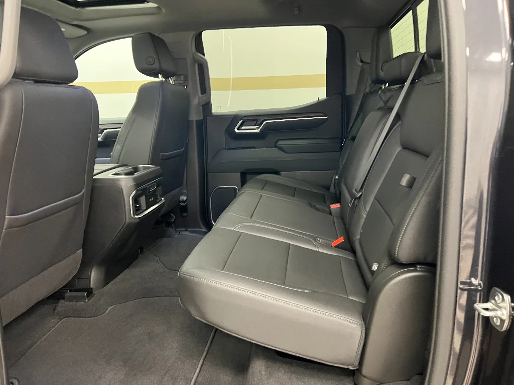 2026 GMC Sierra 1500 SLT - Photo 12