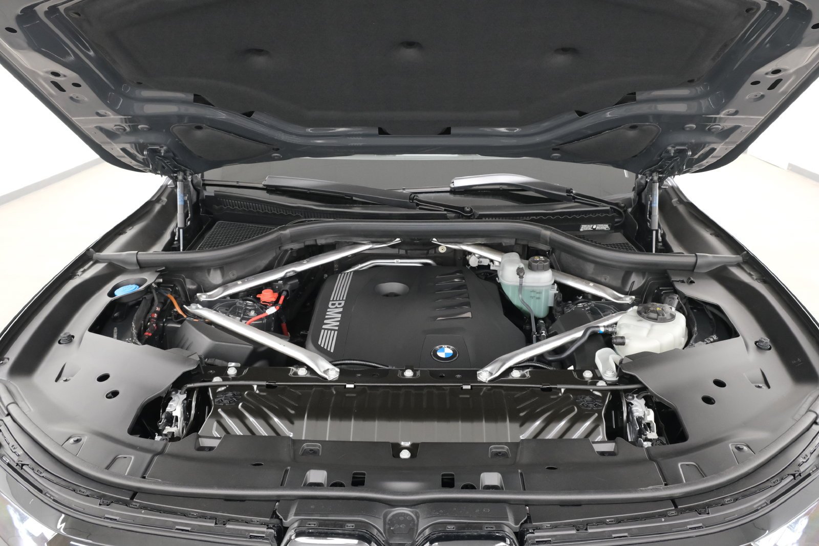 New 2027 Dravit Grey Metallic BMW  image 44