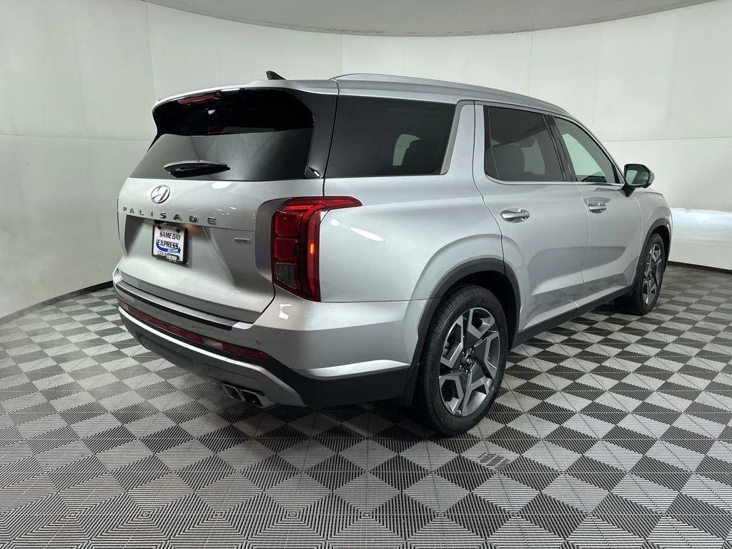 Used 2023 Silver Hyundai SEL image 22