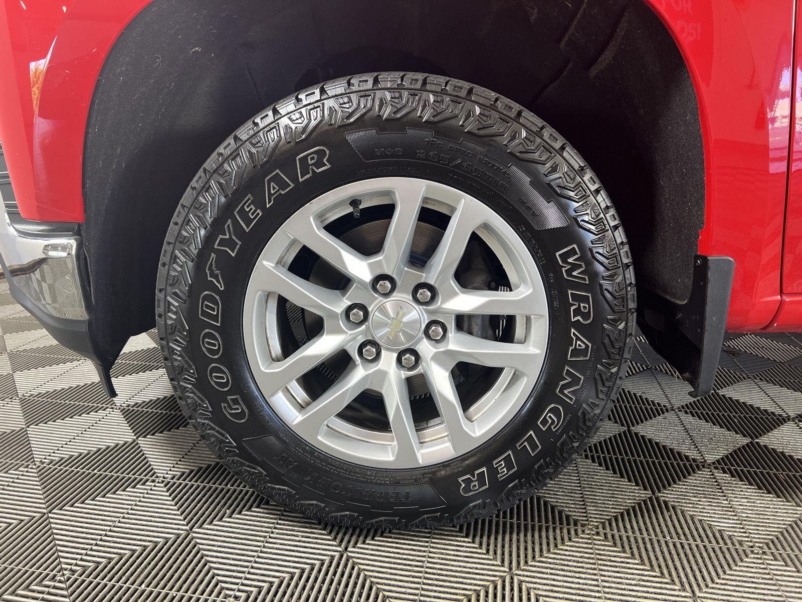 Used 2019 Red Hot Chevrolet LT image 31