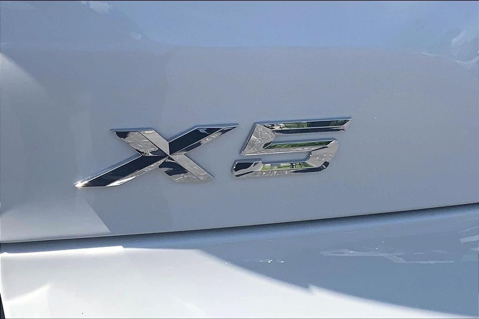 Used 2024 Alpine White BMW xDrive40i image 9