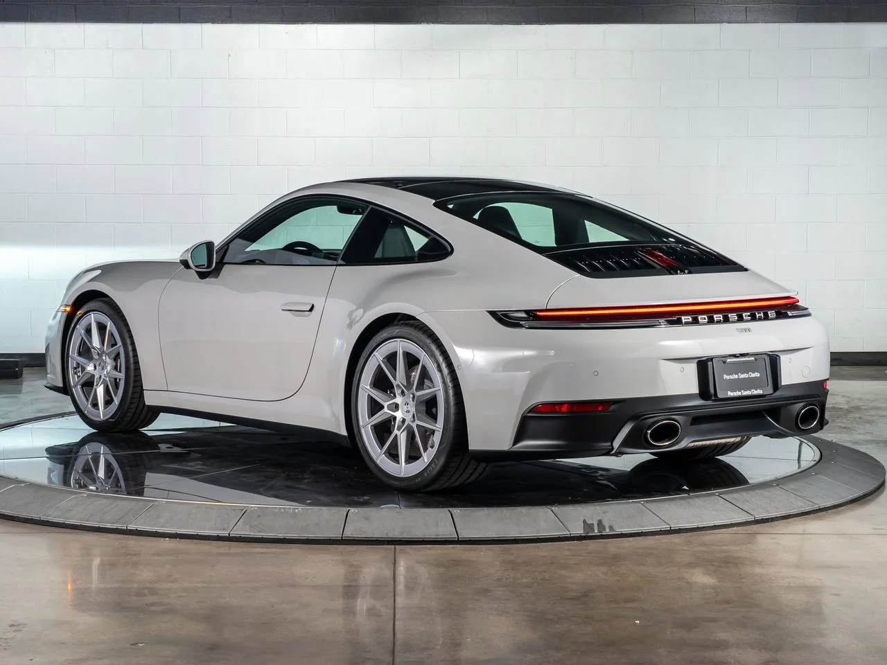Used 2026  Porsche Carrera image 3