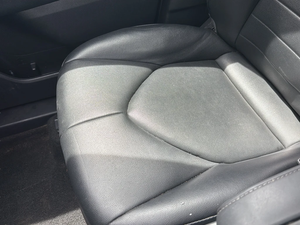 Used 2021  Toyota XLE image 18