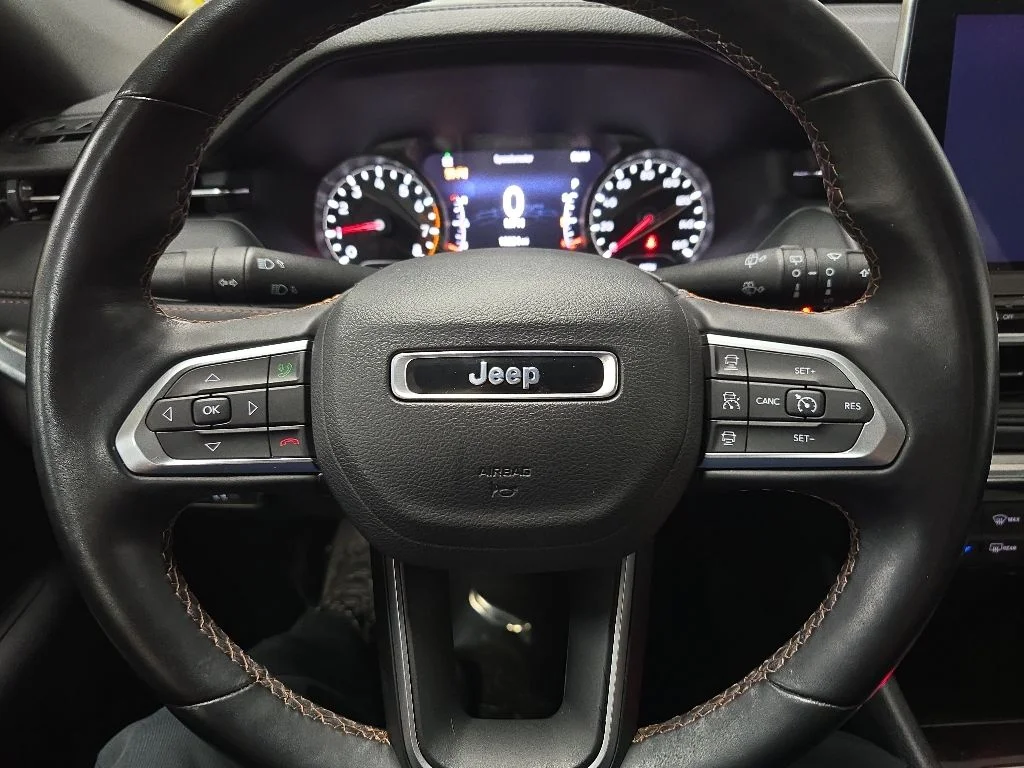 Used 2022 Red Jeep Limited image 18