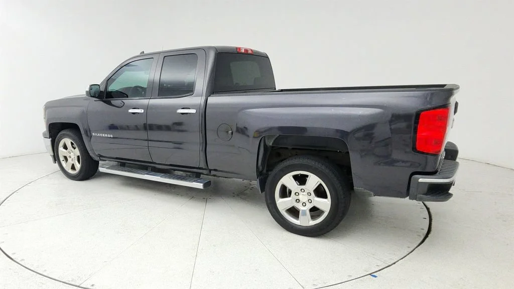 Used 2015 TUNGSTEN METALLIC Chevrolet LS image 5