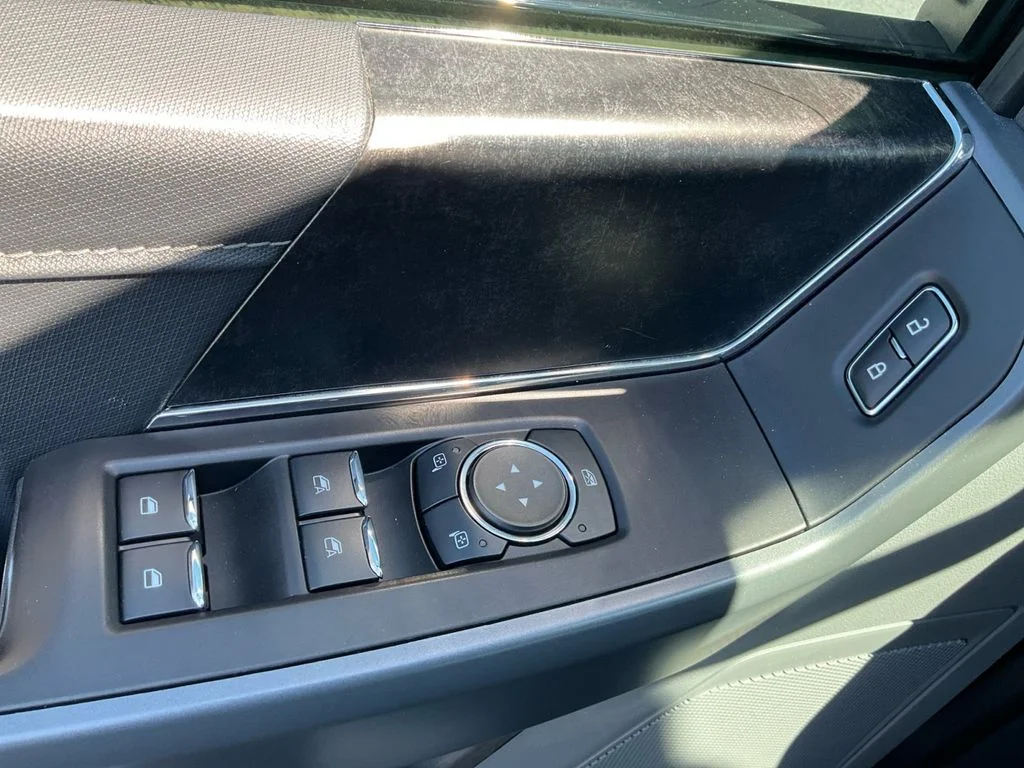 Used 2022 White Ford XLT image 26
