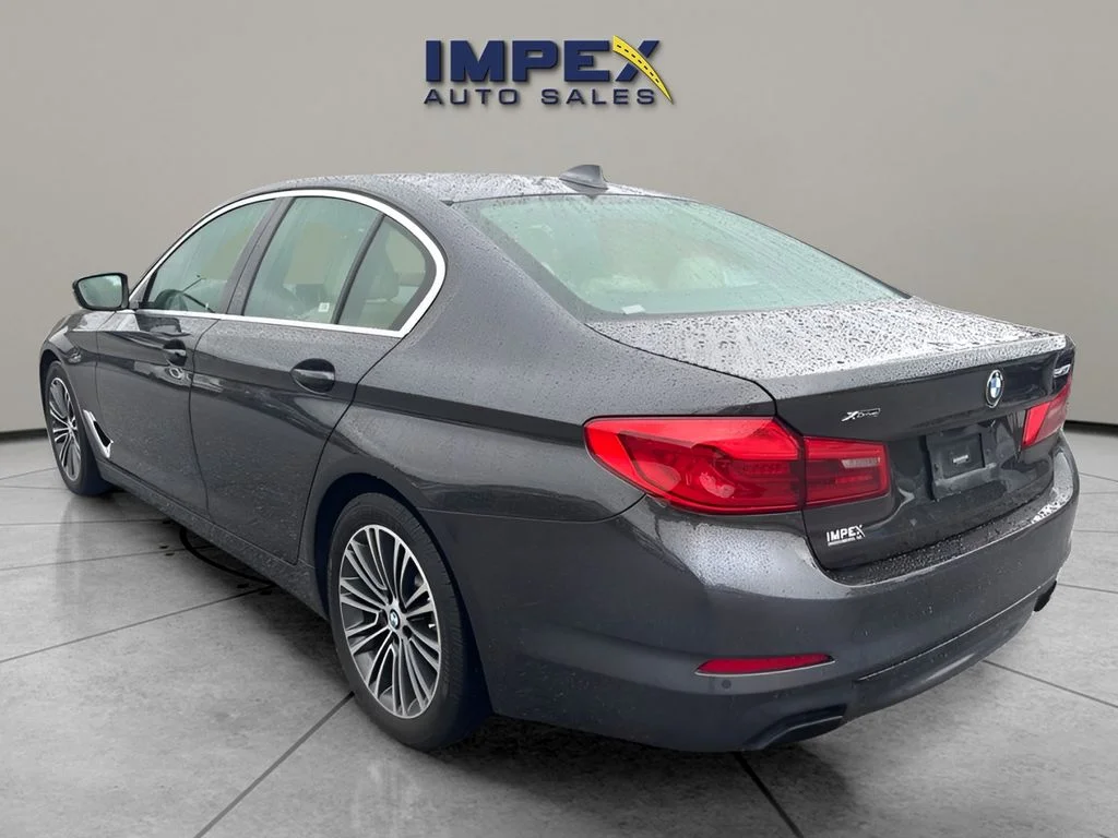 Used 2019 Gray BMW 540i xDrive image 2