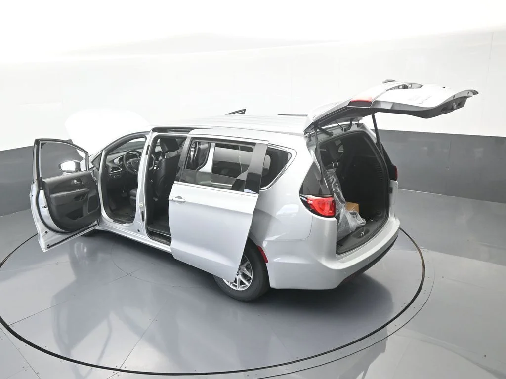 2026 Chrysler Voyager LX - Photo 63