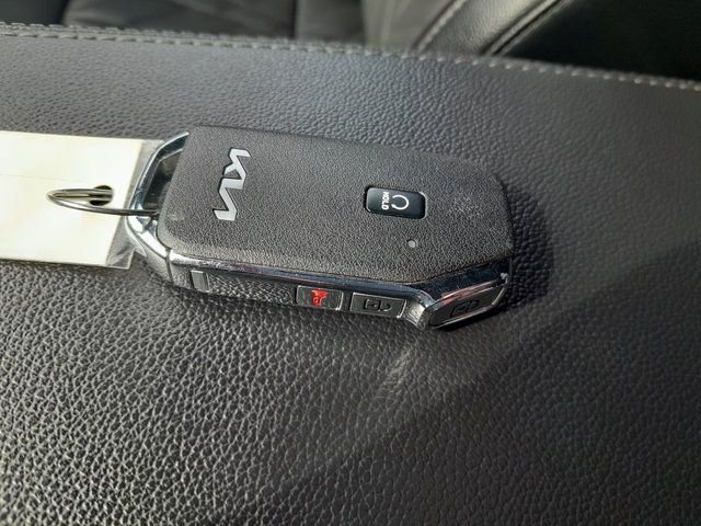 Used 2023 White Kia X-Line image 10