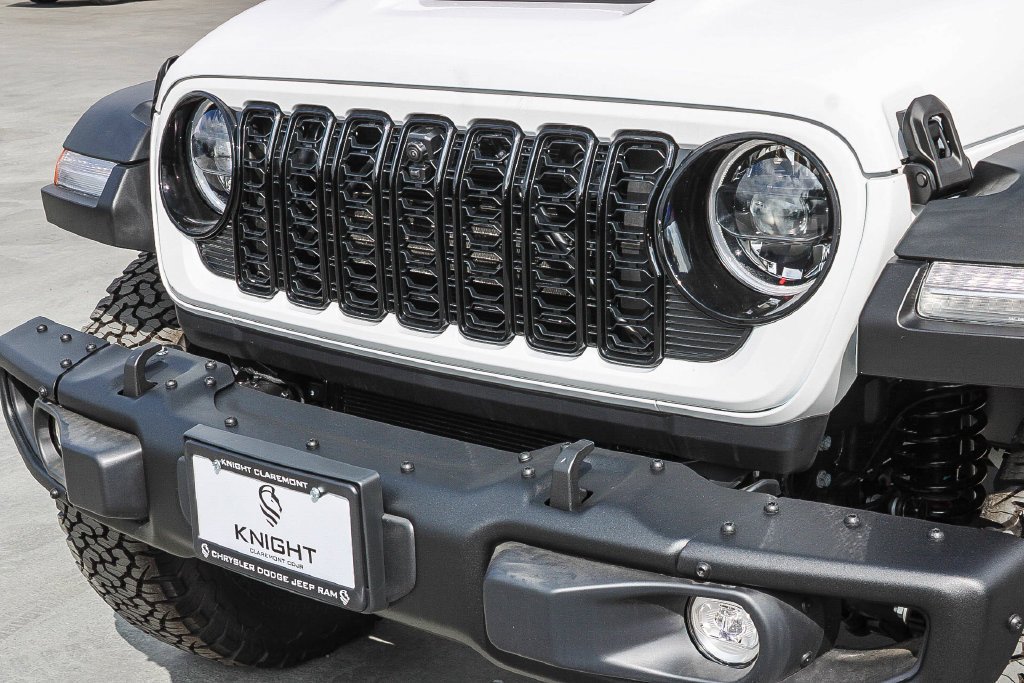 New 2026 Bright White Clearcoat Jeep Willys 392 image 6