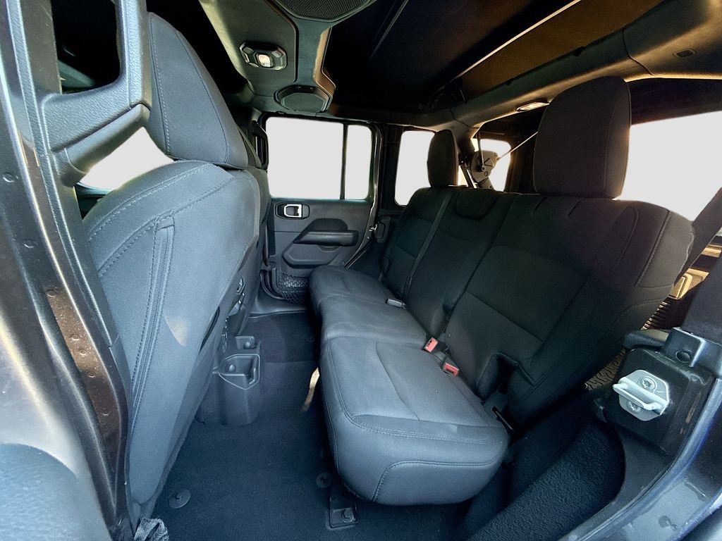 Used 2018 Granite Crystal Metallic Clearcoat Jeep Sahara image 24