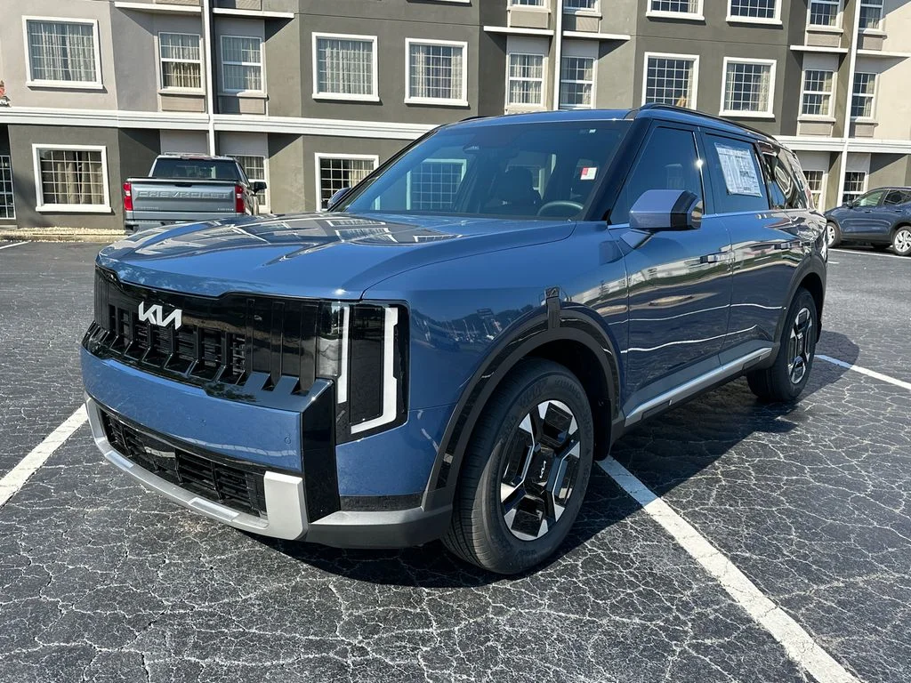 New 2027 Black Kia EX image 3