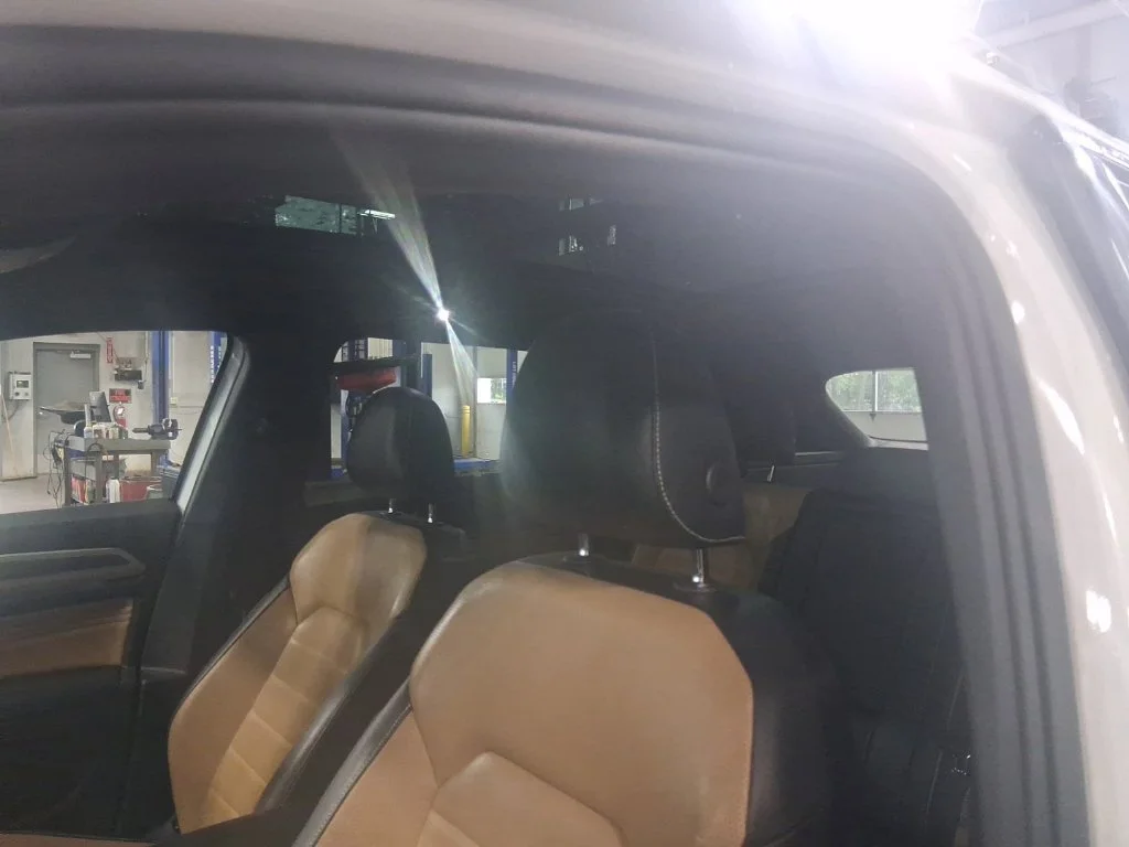Used 2020 Pure White Volkswagen 3.6L V6 SEL Premium image 27