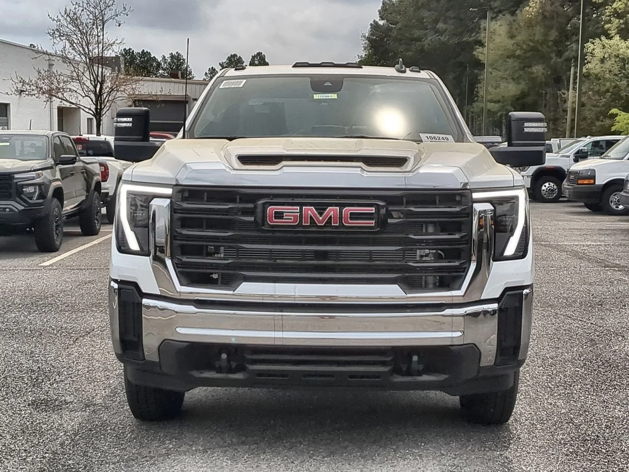 New 2026 Summit White GMC Pro image 3