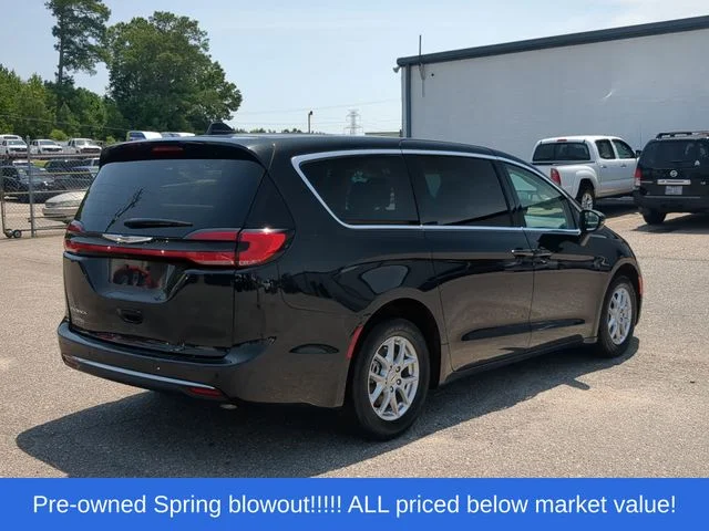 Used 2023 Black Chrysler Touring L image 13