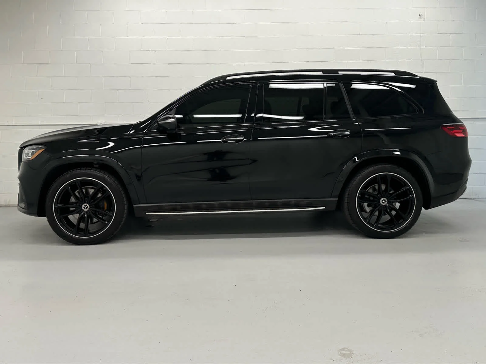 Used 2024 Black Mercedes-Benz GLS 450 image 3