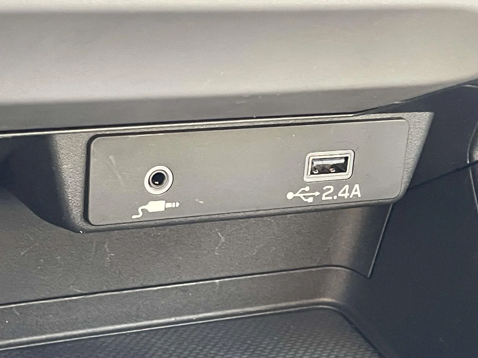 Used 2025 Ice Silver Metallic Subaru Base image 20