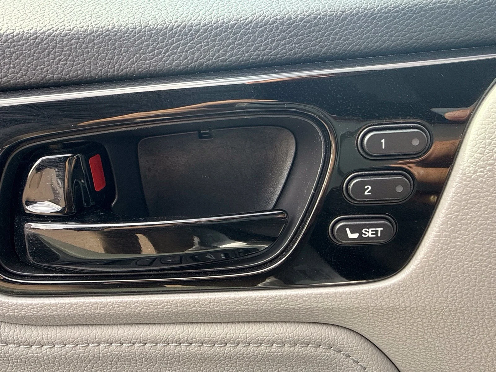 Used 2018 Silver Honda Elite image 12