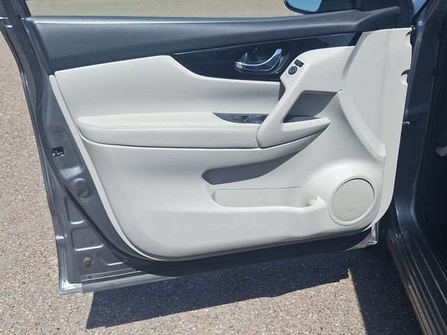 Certified Used 2022 Gray Nissan SL image 11