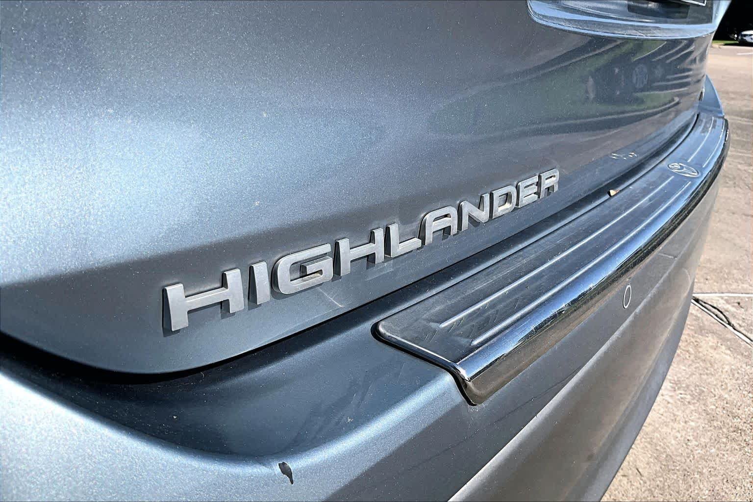 Used 2021 Moon Dust Toyota Hybrid Platinum image 29