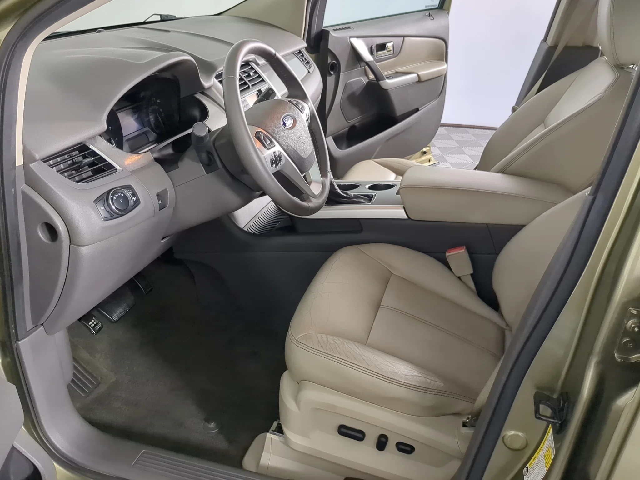 Used 2013 Green Ford SEL image 10