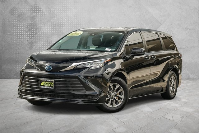 2023 TOYOTA TRUCK SIENNA LE