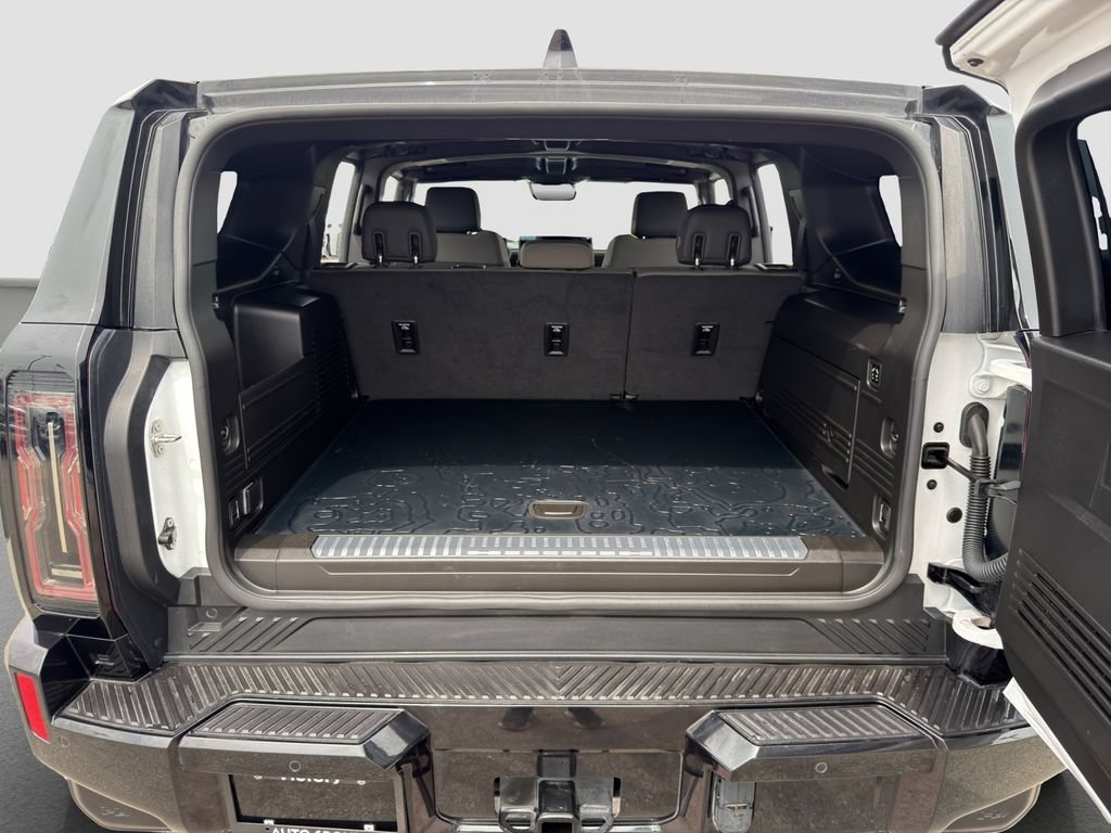 Used 2024 Interstellar White GMC 2X image 20