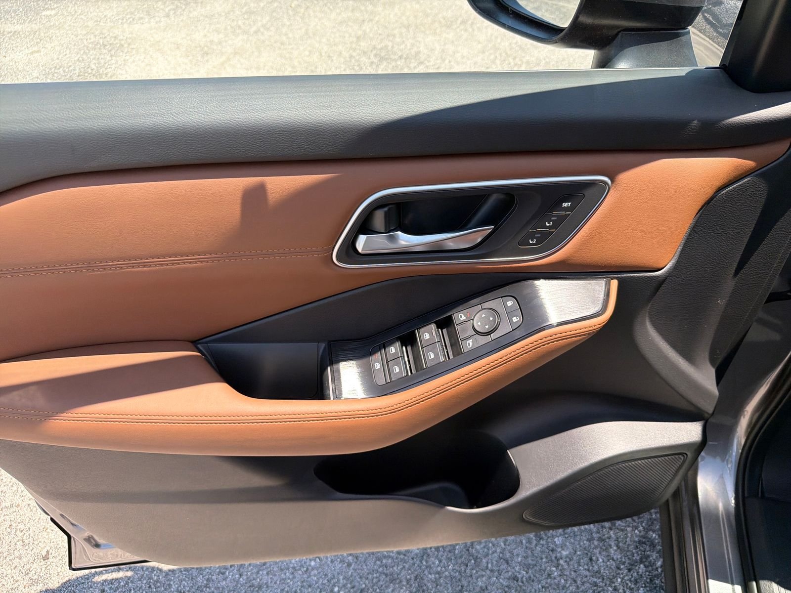 New 2026 Gray Nissan Platinum image 27