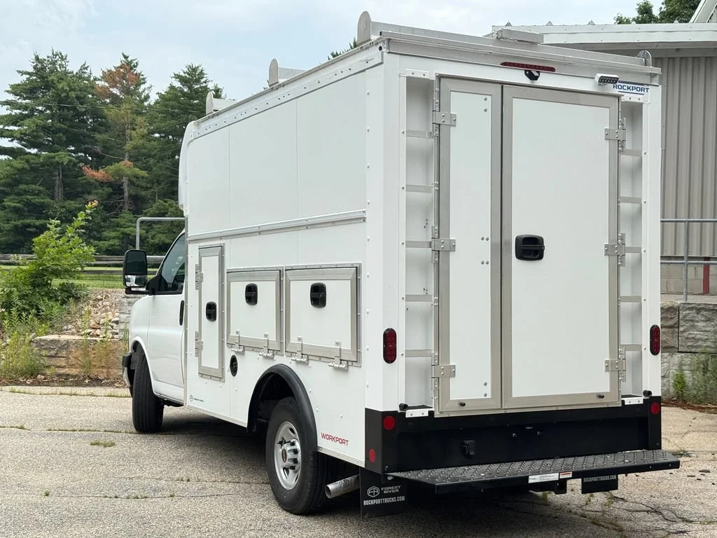 New 2026 Summit White GMC 1WT image 6