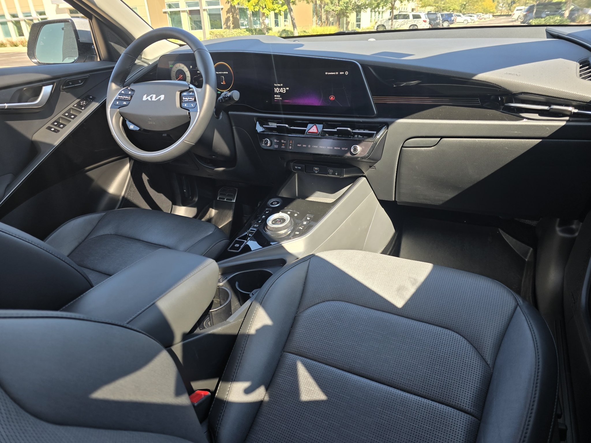 Used 2023 Steel Gray Kia Wave image 26