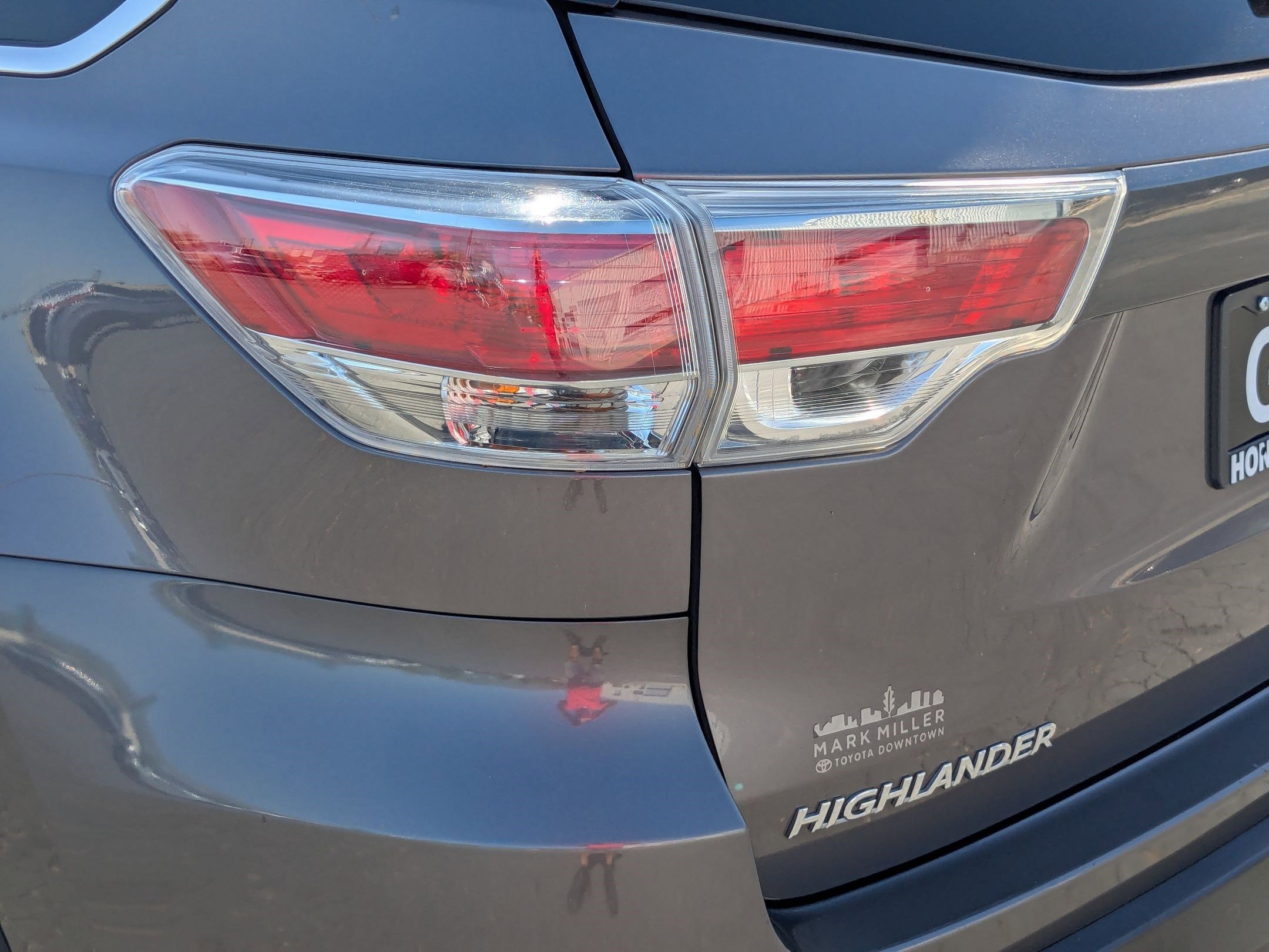 Used 2016 Predawn Gray Mica Toyota XLE image 11