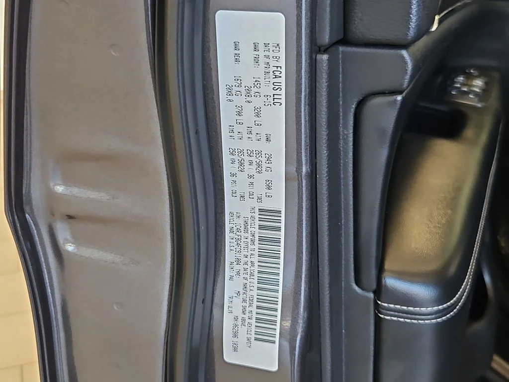 Used 2015 Granite Crystal Metallic Clearcoat Jeep Limited image 32