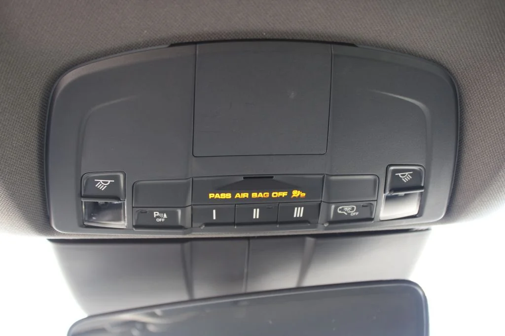 Used 2018  Porsche Base image 17