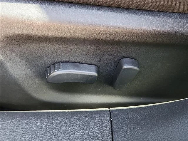 Used 2025 Gray Nissan SV image 12