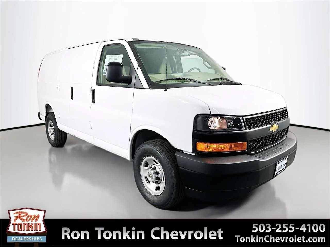 2026 Chevrolet Express 3500 Work Van HD's photo