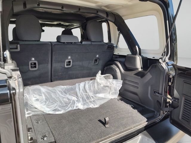 Used 2025 Black Jeep Sahara 4xe image 33